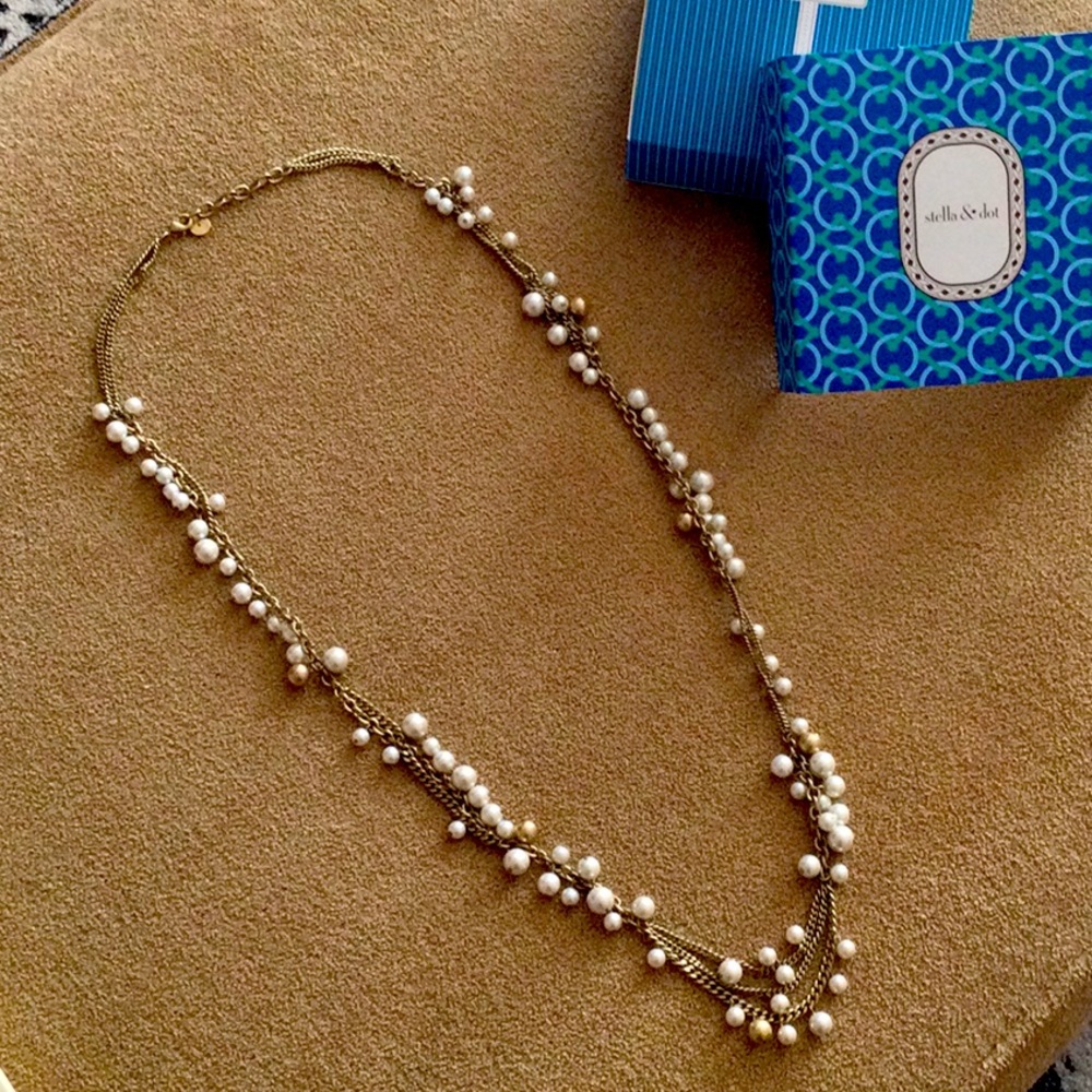 Stella & Dot Gabrielle Pearl Necklace